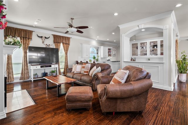 3015 Forestwood Drive, Arlington, TX 76006