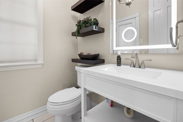 3015 Forestwood Drive, Arlington, TX 76006