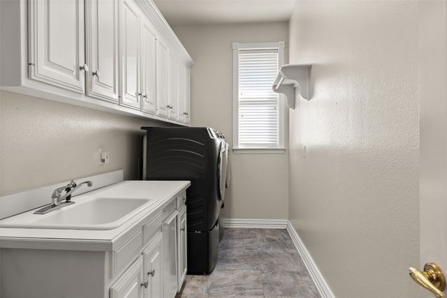 3015 Forestwood Drive, Arlington, TX 76006