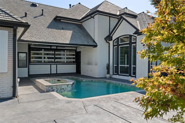 3015 Forestwood Drive, Arlington, TX 76006