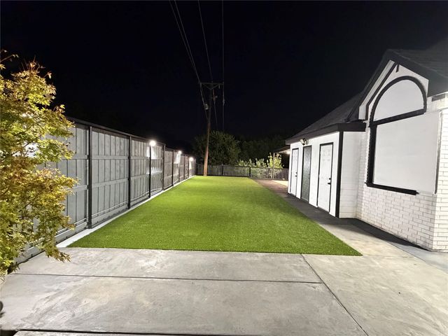 3015 Forestwood Drive, Arlington, TX 76006