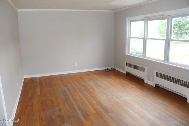 1 Holmes Court, Albany, NY 12209