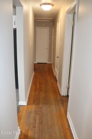 1 Holmes Court, Albany, NY 12209