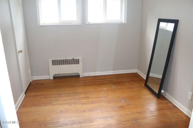 1 Holmes Court, Albany, NY 12209
