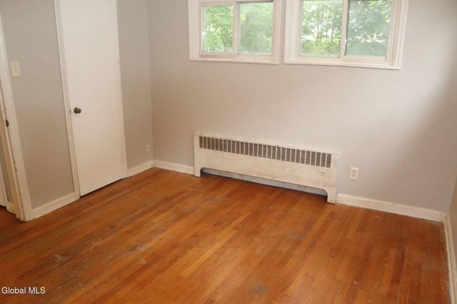 1 Holmes Court, Albany, NY 12209