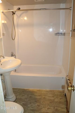 1 Holmes Court, Albany, NY 12209