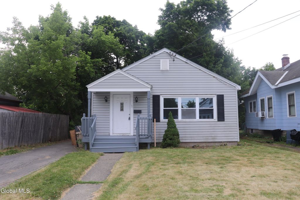 1 Holmes Court, Albany, NY 12209