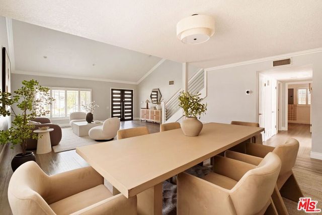 5511 Alcove Avenue, Valley Village, CA 91607