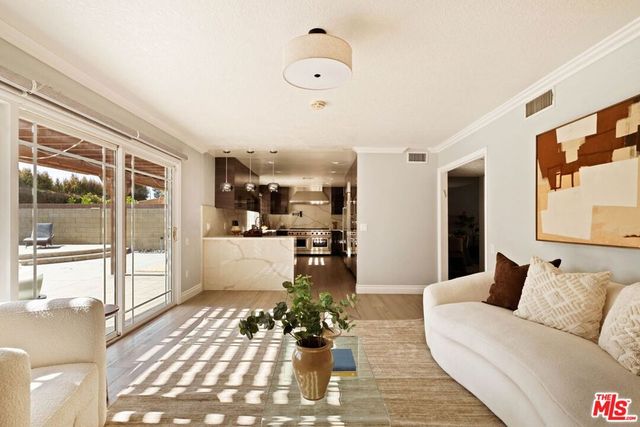 5511 Alcove Avenue, Valley Village, CA 91607