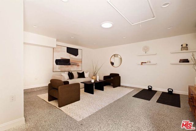 5511 Alcove Avenue, Valley Village, CA 91607