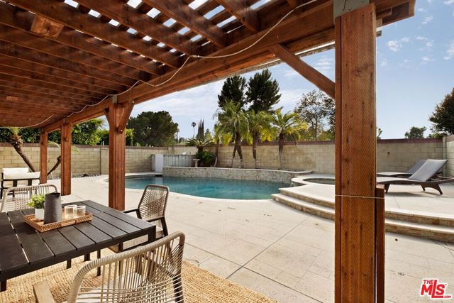 5511 Alcove Avenue, Valley Village, CA 91607