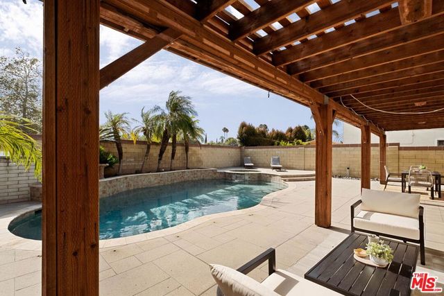 5511 Alcove Avenue, Valley Village, CA 91607