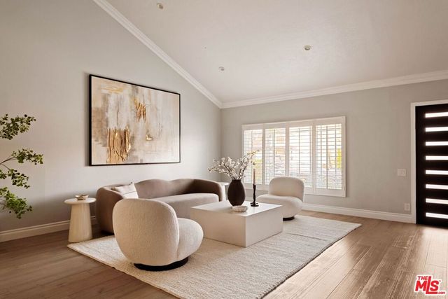 5511 Alcove Avenue, Valley Village, CA 91607