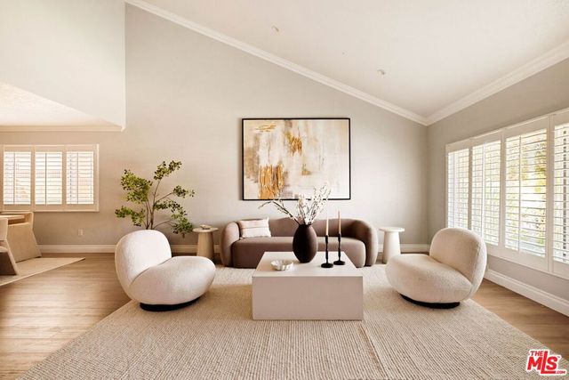 5511 Alcove Avenue, Valley Village, CA 91607
