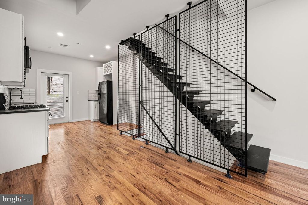 2361 N HOPE ST, Philadelphia, PA 19133 — photo 5