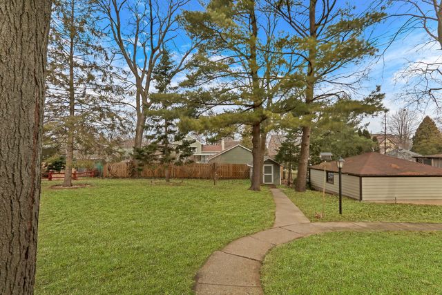 526 W Jackson Street, Woodstock, IL 60098