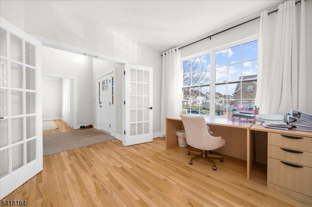 86 Treetops Cir, Franklin Twp., NJ 08540