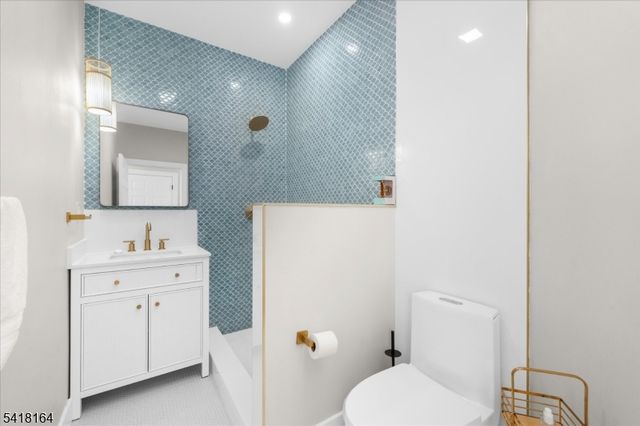 86 Treetops Cir, Franklin Twp., NJ 08540