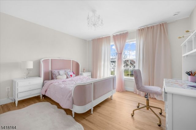 86 Treetops Cir, Franklin Twp., NJ 08540