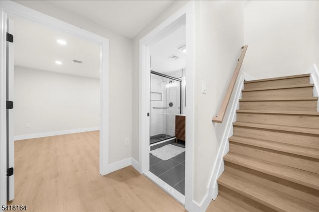 86 Treetops Cir, Franklin Twp., NJ 08540