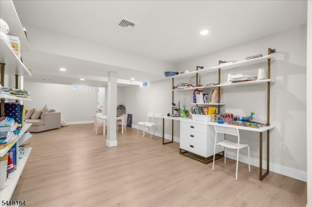 86 Treetops Cir, Franklin Twp., NJ 08540