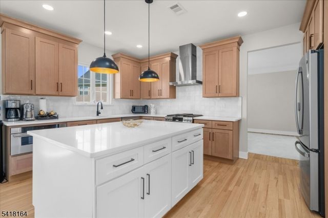 86 Treetops Cir, Franklin Twp., NJ 08540