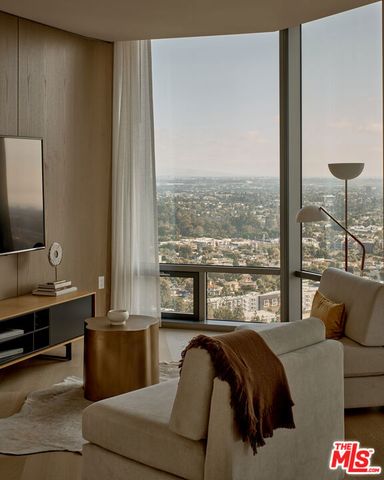 211 W Elm Court 21A, Los Angeles, CA 90067