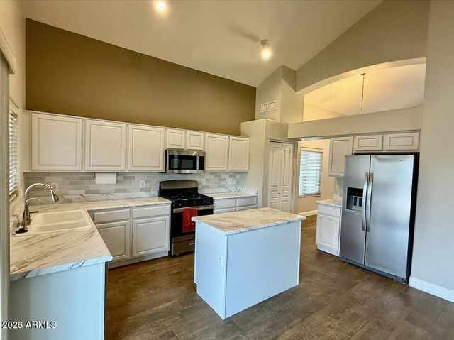 10429 E HILLERY Drive, Scottsdale, AZ 85255