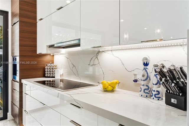 400 NW 24th St, Wilton Manors, FL 33311