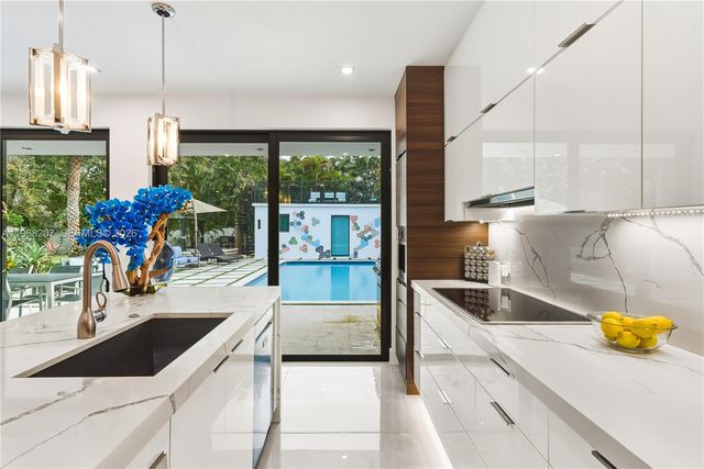 400 NW 24th St, Wilton Manors, FL 33311