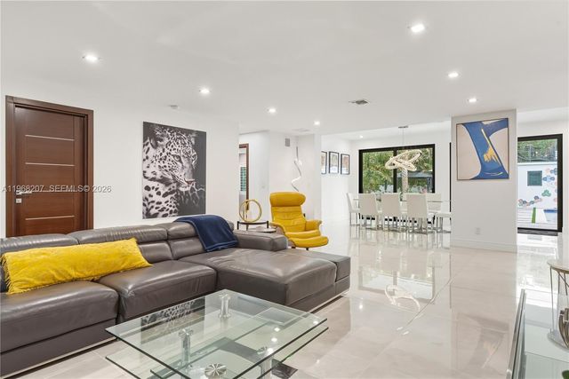 400 NW 24th St, Wilton Manors, FL 33311