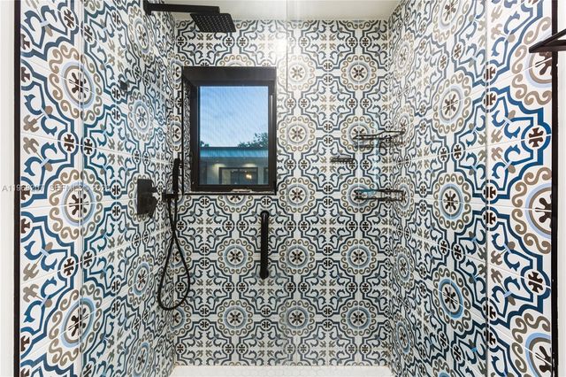 400 NW 24th St, Wilton Manors, FL 33311