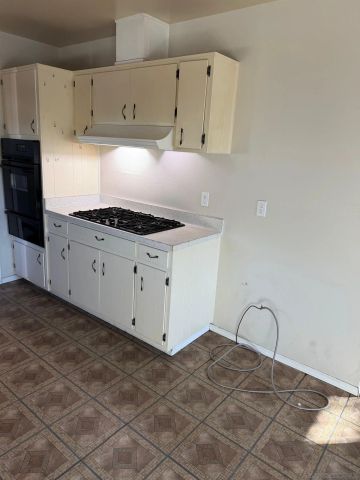 8810 Joris Way, La Mesa, CA 91941