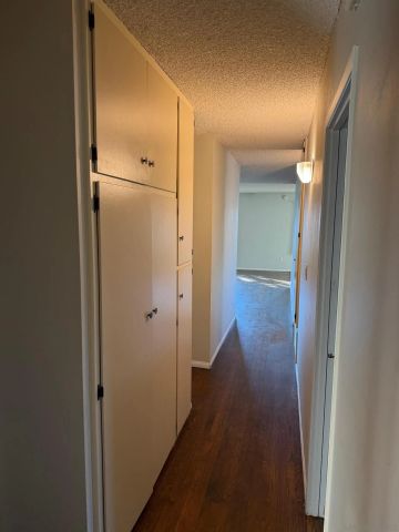 8810 Joris Way, La Mesa, CA 91941