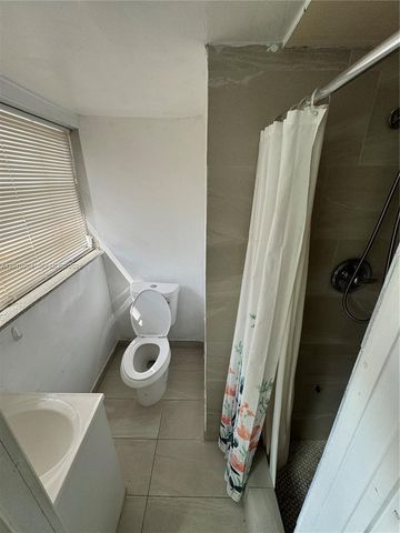 1018 N 17th Court 2B, Hollywood, FL 33020
