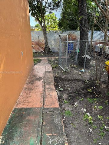 1018 N 17th Court 2B, Hollywood, FL 33020