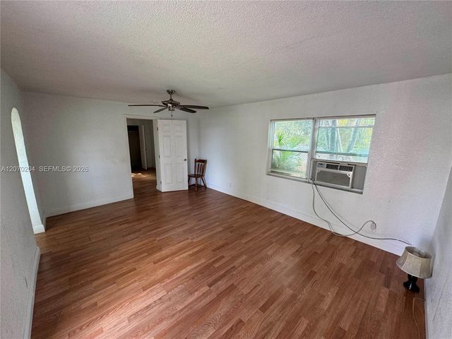 1018 N 17th Court 2B, Hollywood, FL 33020