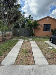 1018 N 17th Court 2B, Hollywood, FL 33020