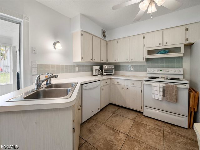 7400 College PKWY 56A, Fort Myers, FL 33907