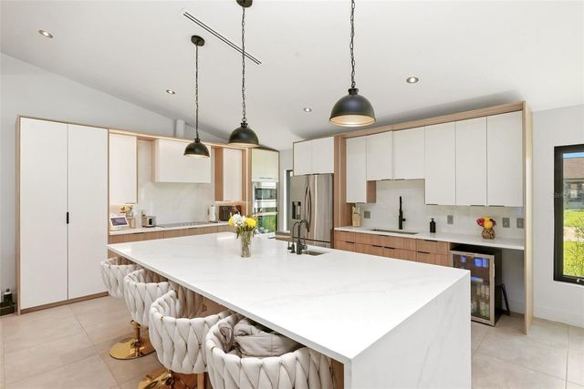 6747 EDGEWORTH DR, Orlando, FL 32819