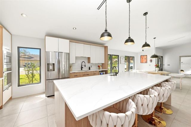 6747 EDGEWORTH DR, Orlando, FL 32819