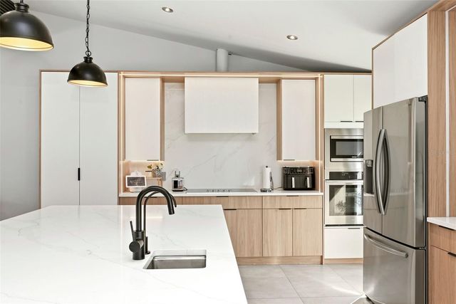 6747 EDGEWORTH DR, Orlando, FL 32819