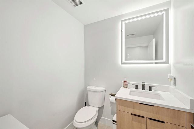 6747 EDGEWORTH DR, Orlando, FL 32819