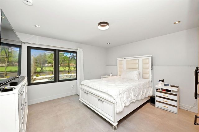 6747 EDGEWORTH DR, Orlando, FL 32819