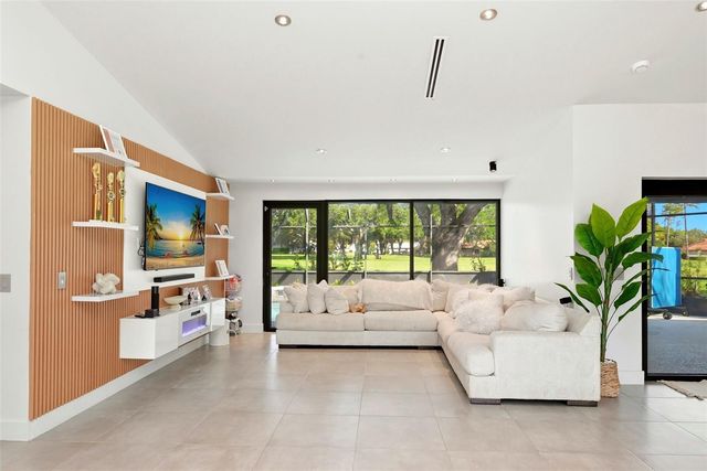 6747 EDGEWORTH DR, Orlando, FL 32819