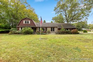 1665 Bayview Drive, Norton Shores, MI 49441