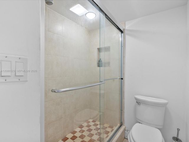 3675 N Country Club Drive 1607, Aventura, FL 33180