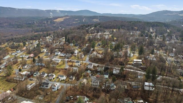 111-113 Booth Terrace, Bennington, VT 05201