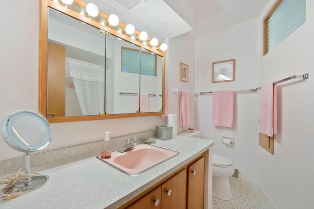 1217 Fairway DRIVE, Racine, WI 53405