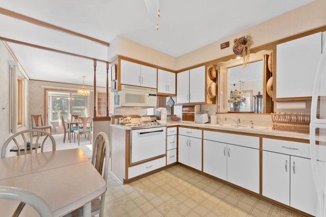 1217 Fairway DRIVE, Racine, WI 53405